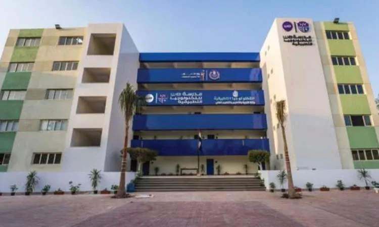 الاتصالات: تدشين ثمانية فروع جديدة لمدارس التكنولوجيا التطبيقية الاتصالات: تدشين ثمانية فروع جديدة لمدارس التكنولوجيا التطبيقية