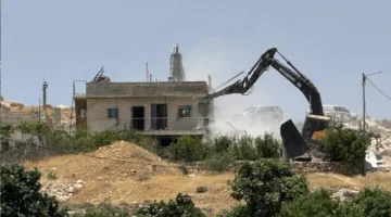 الاحتلال يُنذِر بهدم منزل في قرية المعصرة جنوبي بيت لحم.