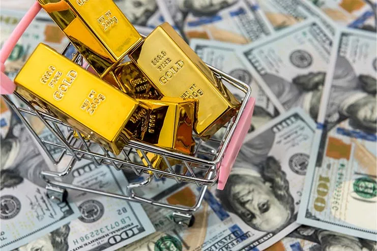 الارتباط بين الذهب والدولار: تفاوت بين الأسواق العالمية والمحلية
