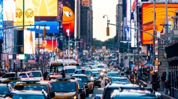 الاقتصاد الأمريكي يخلق فرص عمل أكثر من المتوقع في يونيو