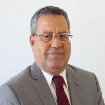 البروفيسور المغربي عبد اللطيف بنشريفة يتلقى جائزة الجغرافيا الدولية من ألمانيا لعام 2025 البروفيسور المغربي عبد اللطيف بنشريفة يتلقى جائزة الجغرافيا الدولية من ألمانيا لعام 2025