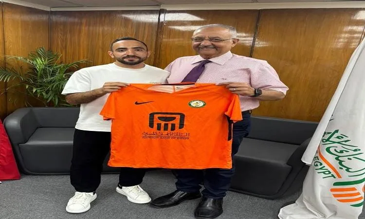 البنك الأهلي يتعاقد مع أحمد متعب لمدة ثلاث سنوات