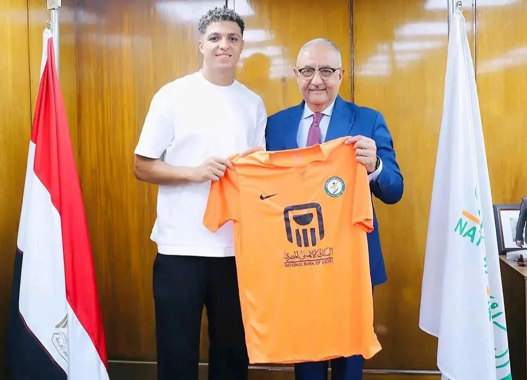 البنك الأهلي يعلن عن توقيع عقد مع أحمد أمين أوفا لثلاث مواسم، كما أفادت “الحرية”
