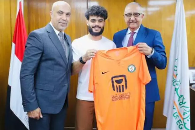 البنك الأهلي يوقع عقدًا مع مصطفى دويدار من إنبي البنك الأهلي يوقع عقدًا مع مصطفى دويدار من إنبي