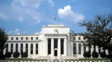 البنك الاحتياطي الفيدرالي الأمريكي يُحافظ على سعر الفائدة للزيادة الخامسة على التوالي
