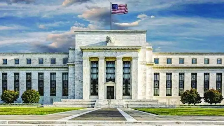 البنك المركزي الأمريكي يثبت سعر الفائدة دون تغيير للمرة الخامسة.