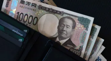 التحليل الفني: الزوج USD/JPY يتجه داخل نطاق صاعد مع استمرار القوة الدافعة.