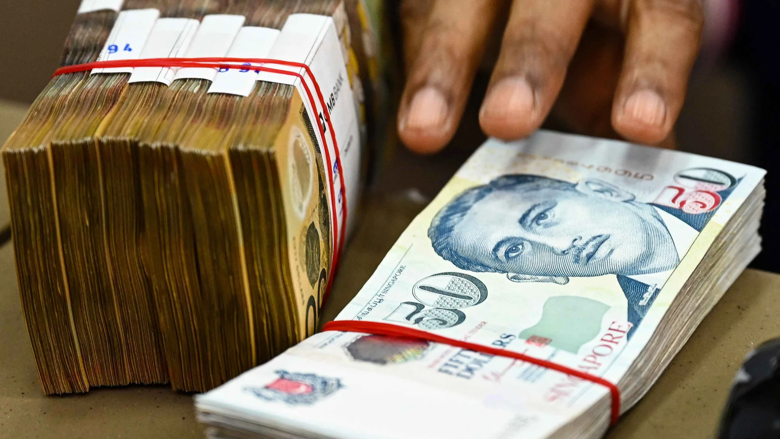 التحليل الفني: زوج AUD/USD يظهر نمط ابتلاع هابط بعد اقترابه من منطقة العرض التحليل الفني: زوج AUD/USD يظهر نمط ابتلاع هابط بعد اقترابه من منطقة العرض