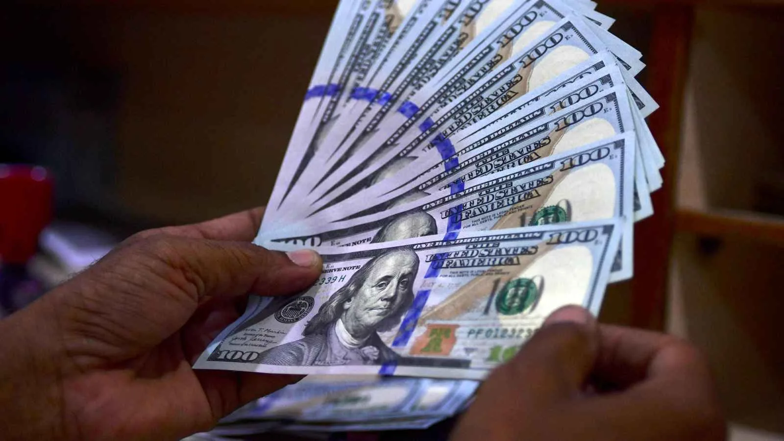 التحليل الفني: زوج NZD/USD يتفاعل مع خط الاتجاه الهابط واحتمالية تغيير الاتجاه