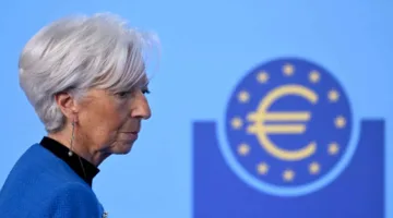 التضخم يسبب الارتباك في أوروبا.. هل ستلتزم لاغارد بالاستراتيجية وتأثير ذلك على اليورو؟