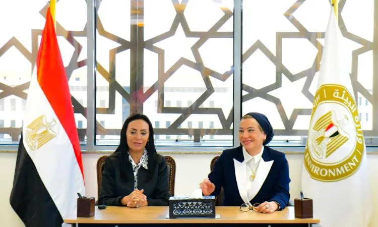 التعاون البيئي: إبرام مذكرة تفاهم مع الهلال الأحمر بشأن “إعادة التدوير والتخلص الآمن والقانوني”