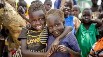 التقليص الأمريكي لتمويل المساعدات يعرض أطفال جنوب السودان لخطر الموت.
