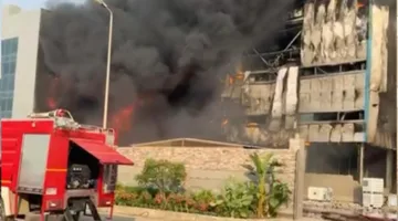 التقييم الأولي لحريق في مصنع كيماويات بدر: تدمير كبير لمحتوياته