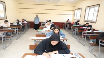 الثانوية العامة 2025: توزيع كتيبات الإجابة قبل امتحان الكيمياء والمواد الأخرى