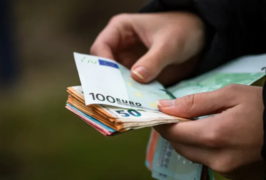 الثقة بين مستثمري منطقة اليورو تبلغ أعلى مستوياتها في ثلاث سنوات