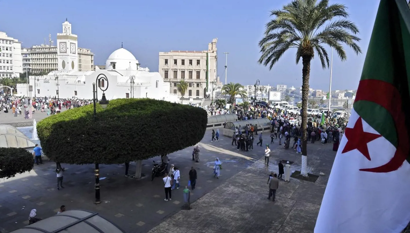 الجزائر… من استراتيجيات توظيف الشباب إلى دعم المشاريع الصغيرة الجزائر… من استراتيجيات توظيف الشباب إلى دعم المشاريع الصغيرة