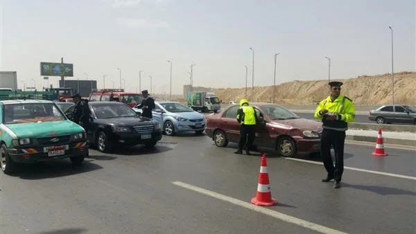 الجهات المعنية تحتجز 10 سيارات لخرقها قوانين المرور على الطريق الإقليمي.