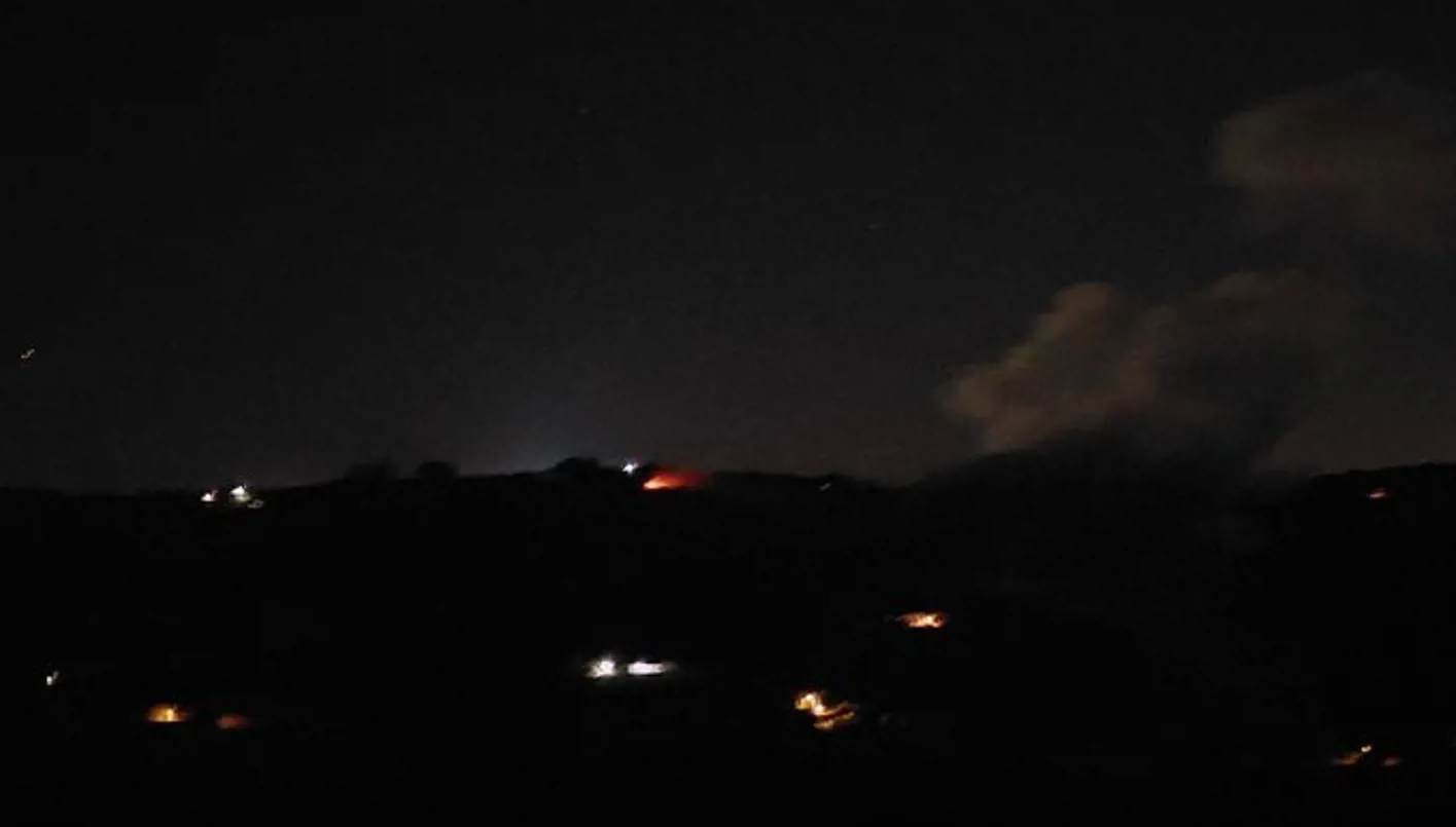 الجيش الإسرائيلي يدمر منزلاً في حولا بجنوب لبنان وطلعات لطائرات مسيّرة في النبطية (صورة) الجيش الإسرائيلي يدمر منزلاً في حولا بجنوب لبنان وطلعات لطائرات مسيّرة في النبطية (صورة)