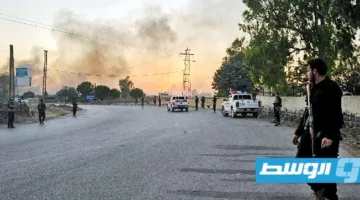 الجيش السوري يبدأ عمليات الدخول إلى مدينة السويداء بعد مواجهات عنيفة في المناطق المحيطة بها.