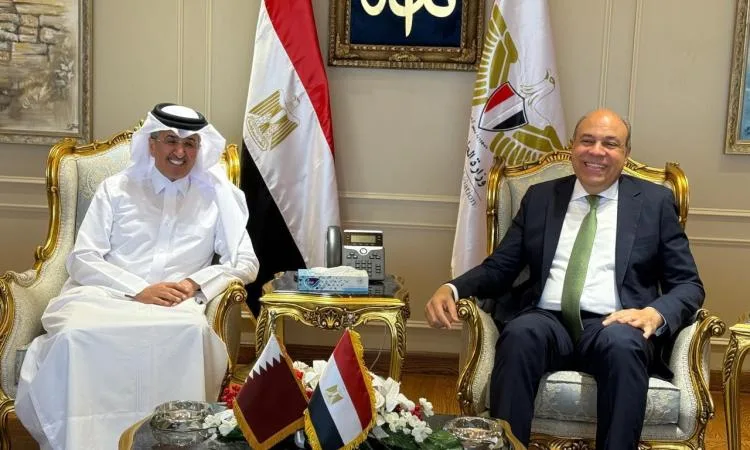 “الحفني”: التعاون بين مصر وقطر في مجال الطيران المدني كنموذج للتكامل الإقليمي “الحفني”: التعاون بين مصر وقطر في مجال الطيران المدني كنموذج للتكامل الإقليمي