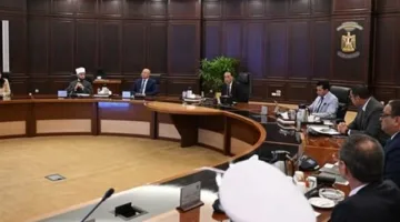 الحكومة: إغلاق جميع الفتحات في الحواجز الوسطى والجانبية ضمن التحويلات المرورية