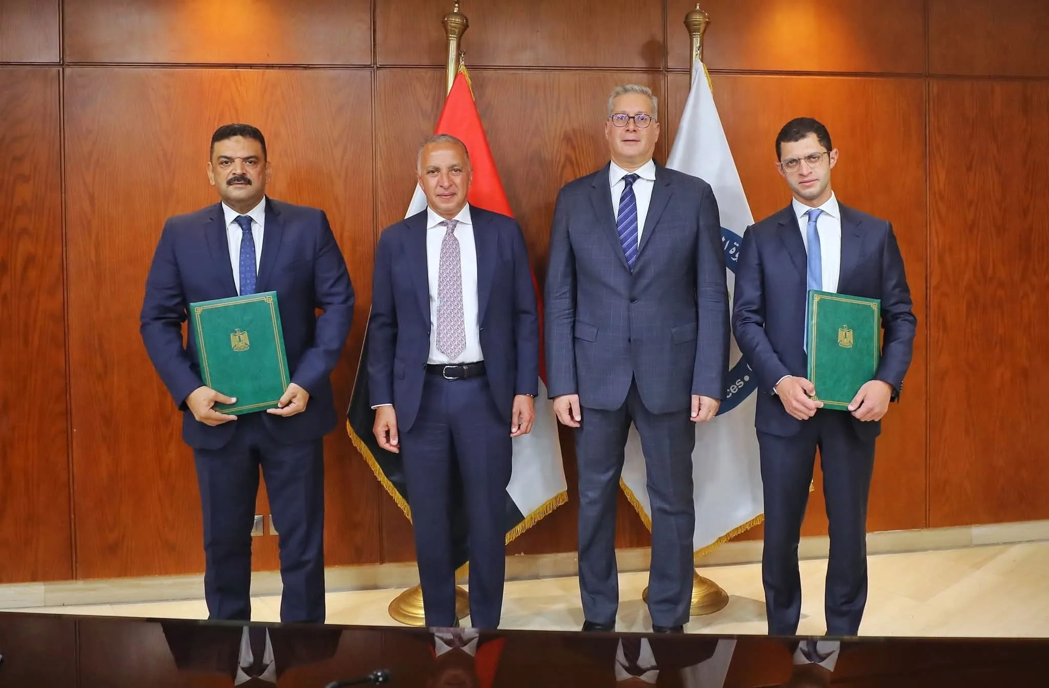 الحكومة تبرم اتفاقية مع “السويدي” لاستكشاف الفوسفات في مناجم السباعية وإنشاء مصنع للأسمدة. الحكومة تبرم اتفاقية مع “السويدي” لاستكشاف الفوسفات في مناجم السباعية وإنشاء مصنع للأسمدة.
