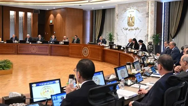 الحكومة تُوكِل لصندوق مصر السيادي مسؤولية التعامل مع المقرات بعد الانتقال إلى العاصمة. الحكومة تُوكِل لصندوق مصر السيادي مسؤولية التعامل مع المقرات بعد الانتقال إلى العاصمة.