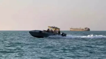 الحوثيون: سنهاجم أي سفن تابعة لشركات تتعامل مع الموانئ الإسرائيلية دون تردد.