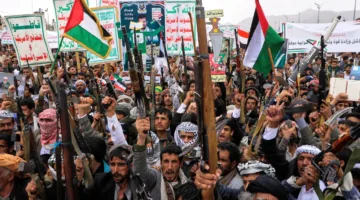 الحوثيون يتبنون مسؤولية غرق السفينة ‘إترنيتي سي’
