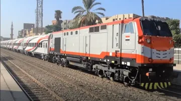 الخدمات المتاحة لحجز تذاكر السفر على جميع القطارات عبر الإنترنت وفي مراكز الخدمة