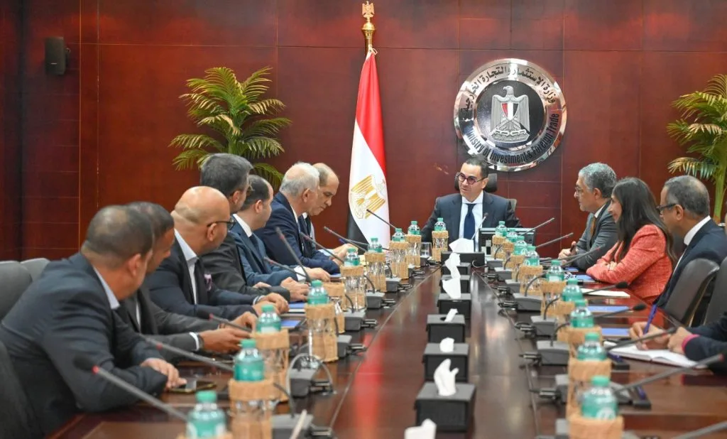 «الخطيب» يناقش فرص الاستثمار مع مجموعة «ايشيكتاش» التركية وعدد من الشركات المصرية والعالمية «الخطيب» يناقش فرص الاستثمار مع مجموعة «ايشيكتاش» التركية وعدد من الشركات المصرية والعالمية