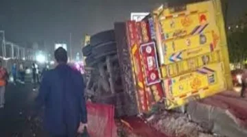 الداخلية توضح ملابسات حادث تصادم شاحنة مع سيارات على الدائري في البساتين