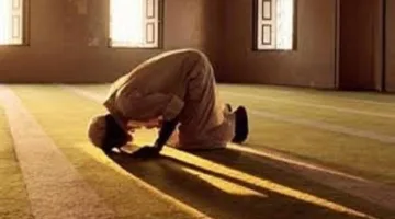 الدكتور مجدي عاشور: سجود السهو سنة ولا إثم على من لا يؤديه