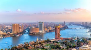 الدولار السياحي يعزز الاقتصاد: دراسات حالة من مصر وتايلاند