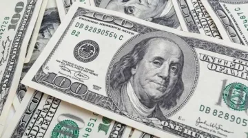 الدولار يرتفع لأعلى مستوى خلال شهر مقابل اليورو بفضل التفاؤل حول اتفاق التجارة
