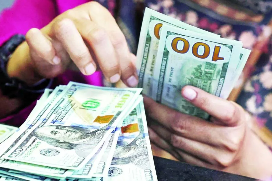الدولار يصل إلى أعلى مستوى له في 15 أسبوعاً أمام الين الدولار يصل إلى أعلى مستوى له في 15 أسبوعاً أمام الين