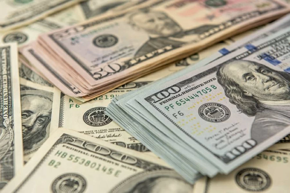 الدولار يقترب من تسجيل أكبر تراجع أسبوعي خلال شهر مع تركيز الأنظار على اجتماع الاحتياطي الفيدرالي الدولار يقترب من تسجيل أكبر تراجع أسبوعي خلال شهر مع تركيز الأنظار على اجتماع الاحتياطي الفيدرالي