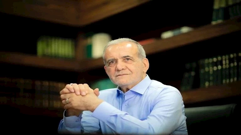 الرئيس الإيراني: مستعدون لمهاجمة عمق إسرائيل، وقواتنا النووية تحت سيطرة العقول. الرئيس الإيراني: مستعدون لمهاجمة عمق إسرائيل، وقواتنا النووية تحت سيطرة العقول.