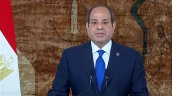 الرئيس السيسي يراقب سير العمل في مشروع سكة حديد العريش-طابا وبئر العبد-العريش الرئيس السيسي يراقب سير العمل في مشروع سكة حديد العريش-طابا وبئر العبد-العريش