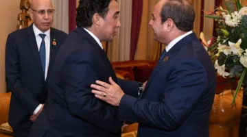 الرئيس السيسي يعود إلى مصر بعد حضوره قمة الاتحاد الإفريقي