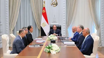الرئيس السيسي يلتقي بالمسؤولين لمراجعة مشروعات النقل والموانئ البحرية