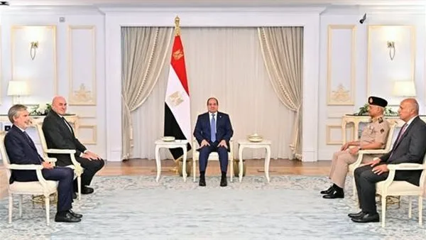 الرئيس السيسي يلتقي وزير الدفاع الإيطالي الرئيس السيسي يلتقي وزير الدفاع الإيطالي
