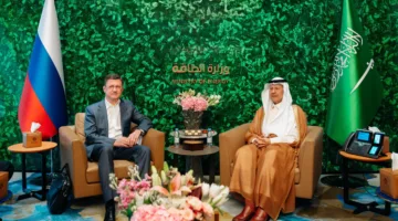 الرياض وموسكو تتفاوضان على تعزيز التجارة وتوسيع مجالات التعاون الاقتصادي.