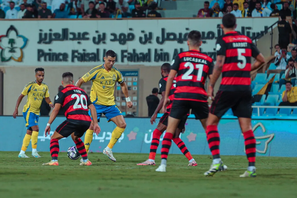 الرياض يقوض استراتيجيات الزمالك ويستعد لإتمام صفقة تيدي أوكو الرياض يقوض استراتيجيات الزمالك ويستعد لإتمام صفقة تيدي أوكو