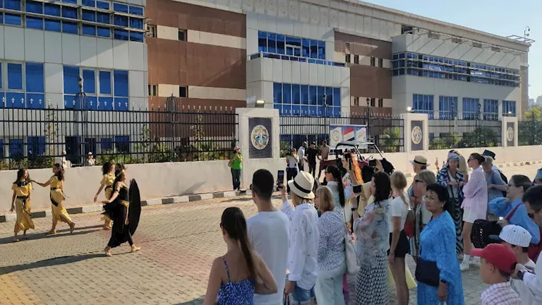 الزيارة الثانية في يوليو: السفينة السياحية “AROYA” تصل إلى ميناء الإس الزيارة الثانية في يوليو: السفينة السياحية “AROYA” تصل إلى ميناء الإس