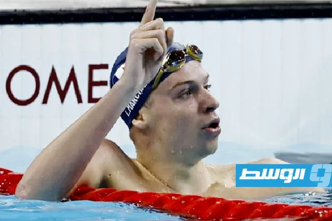 السباح الفرنسي مارشان يكسر الرقم القياسي في سباق 200 متر ببطولة العالم