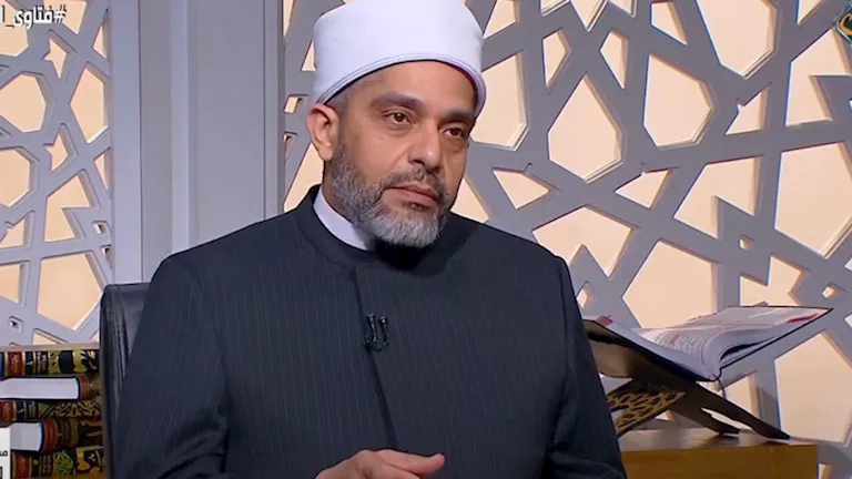 السجدتان خلال الصلاة: أمين الفتوى يوضح الأمور