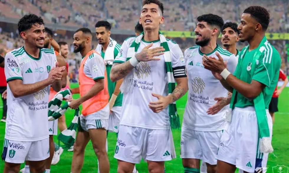 السد القطري يتعاقد مع فيرمينو