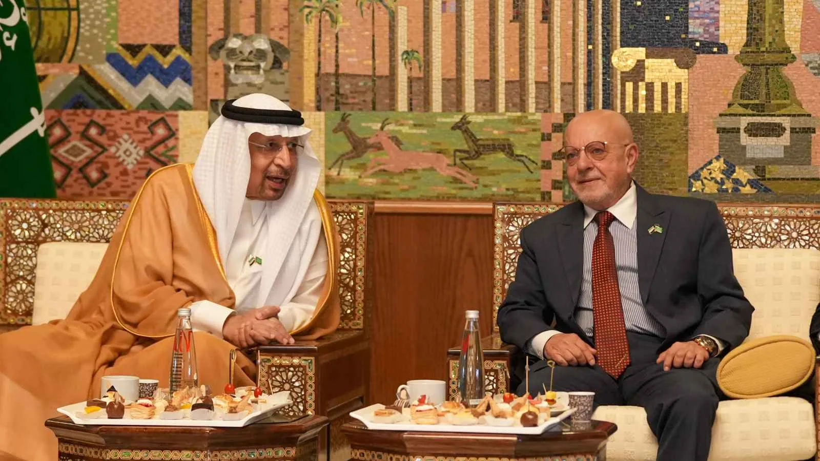 السعودية تعقد استثمارات في سوريا: هل هي مجرد إشارة رمزية أم بداية لثورة اقتصادية؟ السعودية تعقد استثمارات في سوريا: هل هي مجرد إشارة رمزية أم بداية لثورة اقتصادية؟