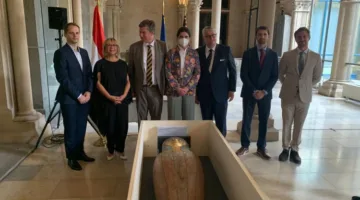 السفارة المصرية في بلجيكا تتمكن من استعادة قطعتين من التراث المصري.